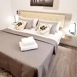 Almar Wego Puerto Santiago! Privadas Con Banos Compartido- Private In Shared بيت ضيافة بويرتو دي سانتياغو